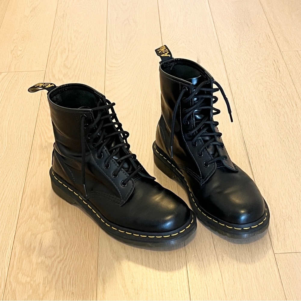 Dr. Martens 1460 Smooth Leather Lace Up Boots - Black - Size Women 7